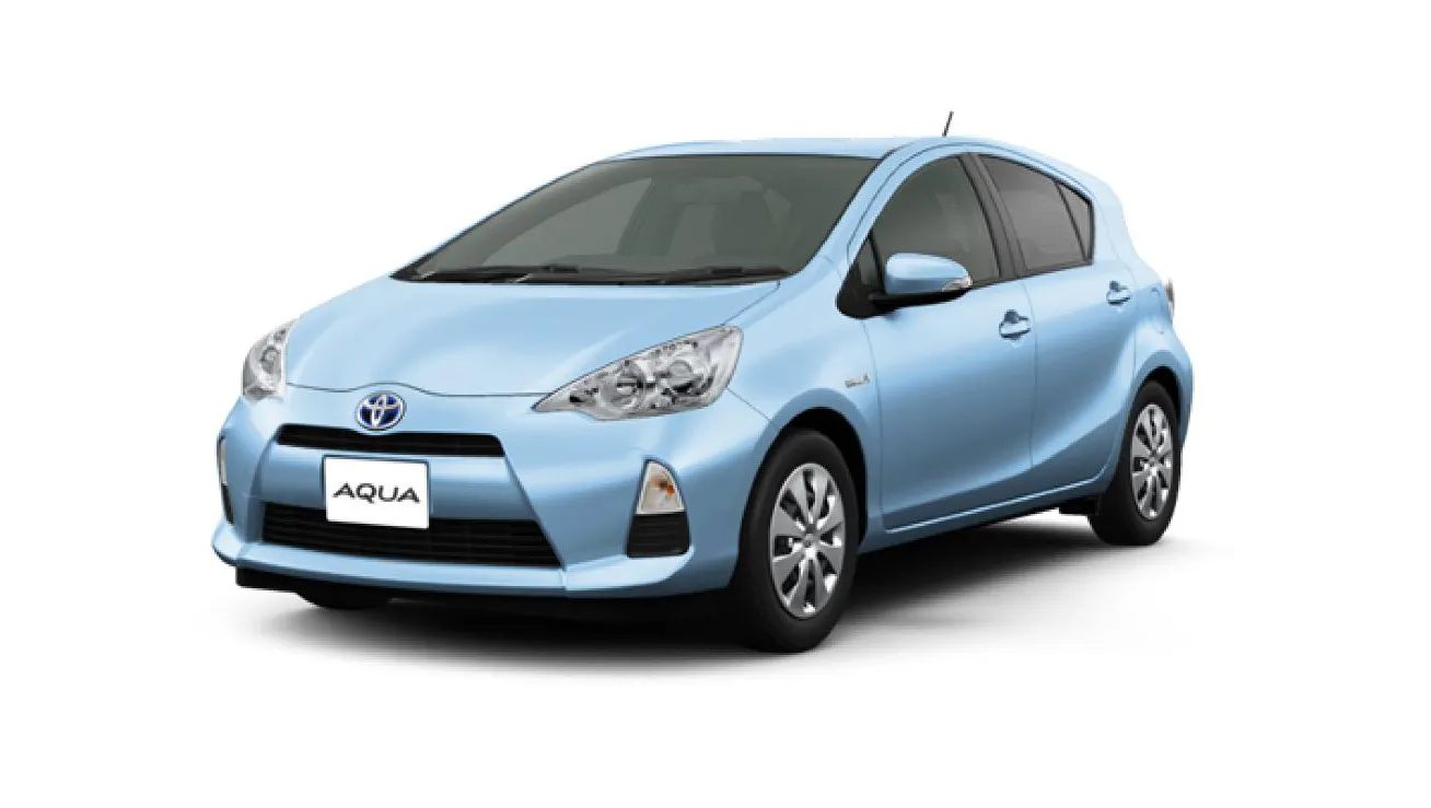 旧型アクアの後部座席における注意点